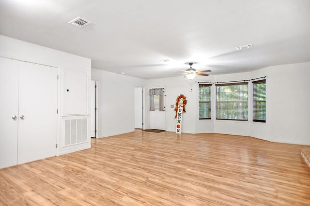 477 Lakeshore Drive, Hemphill, TX 75948