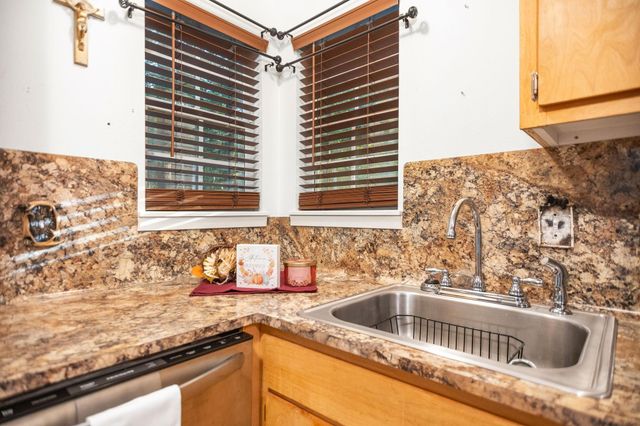 477 Lakeshore Drive, Hemphill, TX 75948