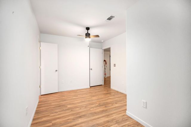 477 Lakeshore Drive, Hemphill, TX 75948