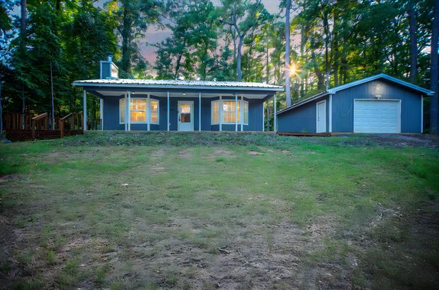 477 Lakeshore Drive, Hemphill, TX 75948