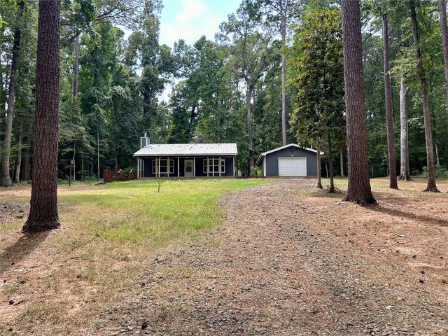 477 Lakeshore Drive, Hemphill, TX 75948