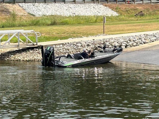 477 Lakeshore Drive, Hemphill, TX 75948