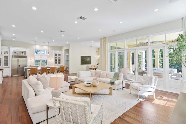 800 NE 4th Street, Boca Raton, FL 33432