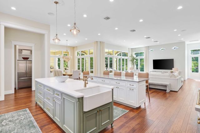 800 NE 4th Street, Boca Raton, FL 33432