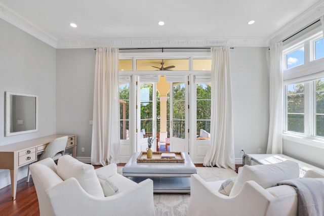 800 NE 4th Street, Boca Raton, FL 33432