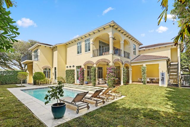 800 NE 4th Street, Boca Raton, FL 33432