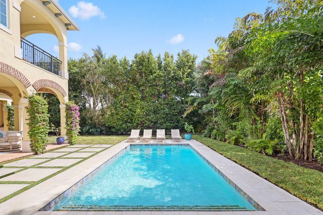 800 NE 4th Street, Boca Raton, FL 33432