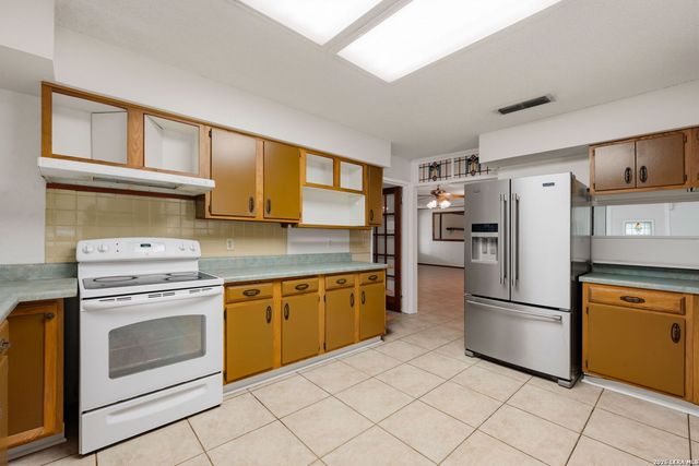 105 Deer Run, Pleasanton, TX 78064