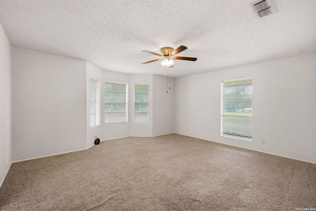 105 Deer Run, Pleasanton, TX 78064