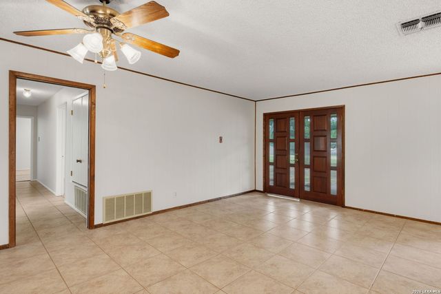 105 Deer Run, Pleasanton, TX 78064