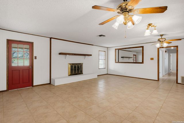 105 Deer Run, Pleasanton, TX 78064