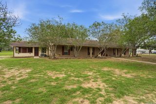 105 Deer Run, Pleasanton, TX 78064
