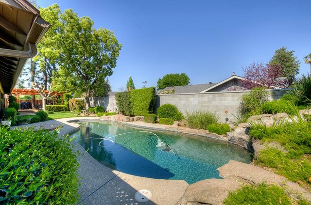 3250 W Fremont Avenue, Fresno, CA 93711