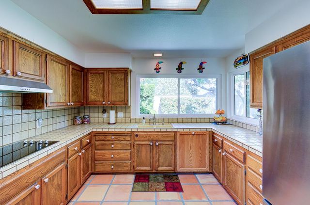 3250 W Fremont Avenue, Fresno, CA 93711