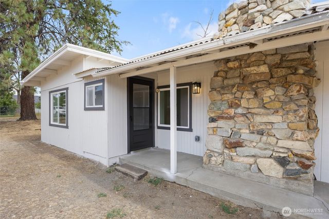 77 Diamond Avenue, Electric City, WA 99123