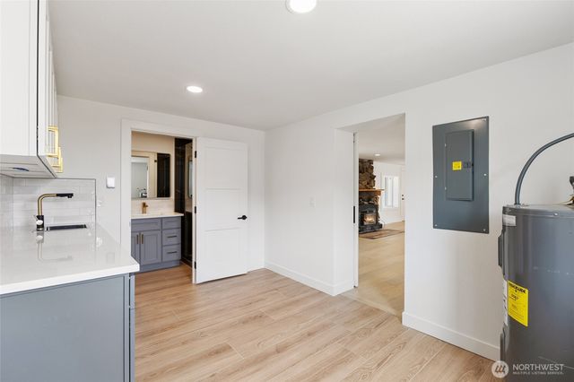 77 Diamond Avenue, Electric City, WA 99123