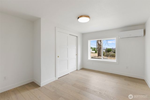 77 Diamond Avenue, Electric City, WA 99123