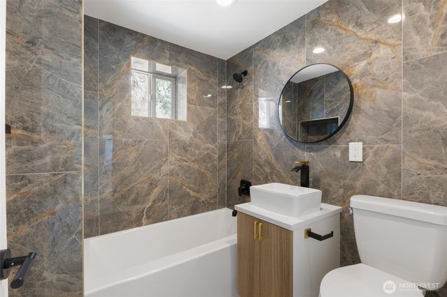 77 Diamond Avenue, Electric City, WA 99123