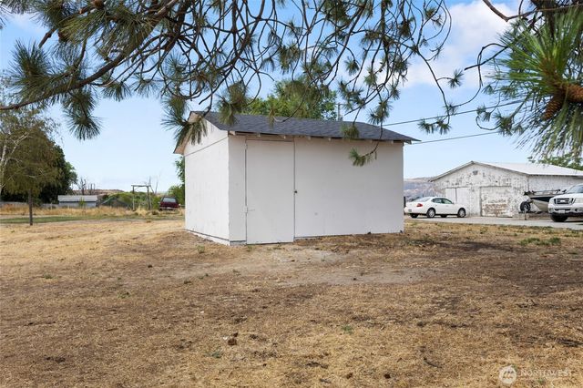 77 Diamond Avenue, Electric City, WA 99123