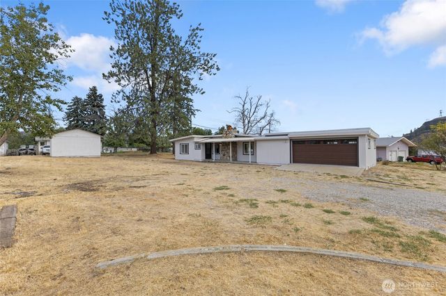 77 Diamond Avenue, Electric City, WA 99123