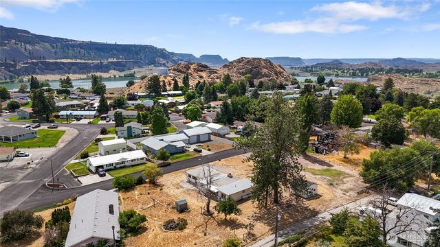 77 Diamond Avenue, Electric City, WA 99123