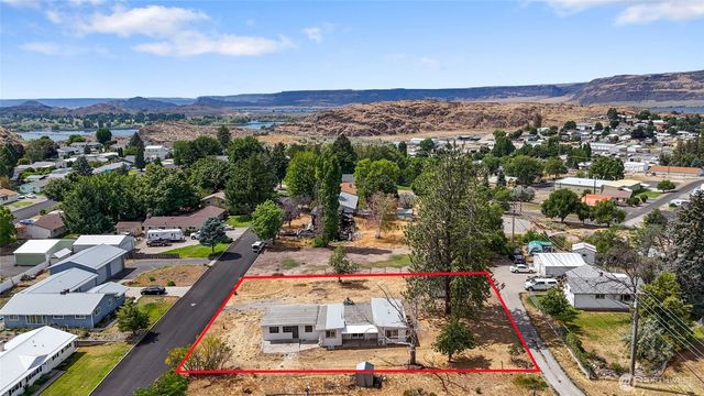 77 Diamond Avenue, Electric City, WA 99123