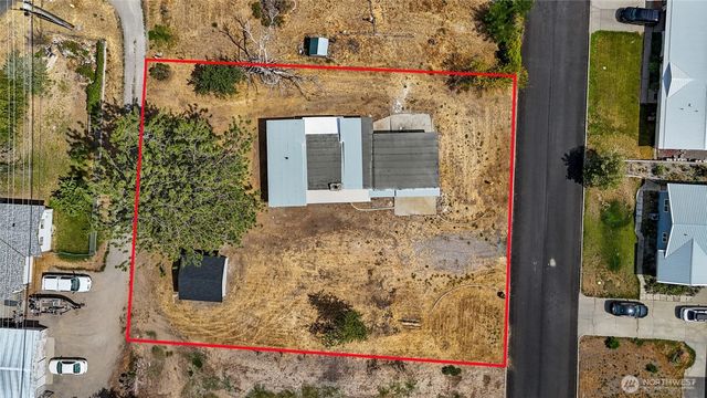 77 Diamond Avenue, Electric City, WA 99123