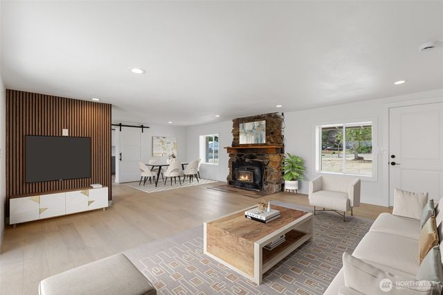 77 Diamond Avenue, Electric City, WA 99123