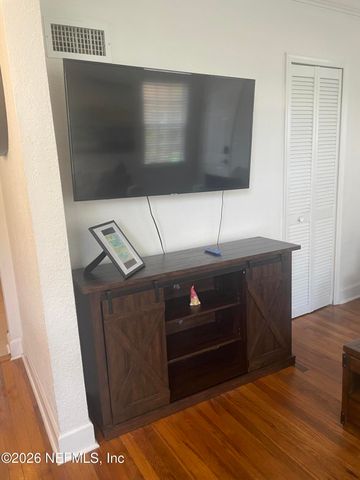 319 1ST Avenue N 1-A, Jacksonville Beach, FL 32250