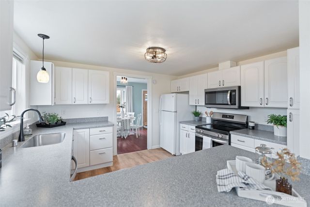 813 E 50th Street, Tacoma, WA 98404