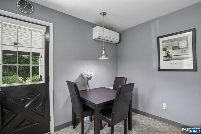 8 Windsor Road, West Milford, NJ 07480