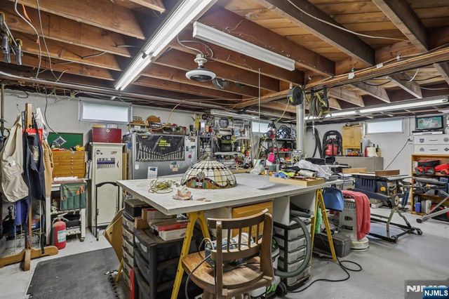 8 Windsor Road, West Milford, NJ 07480