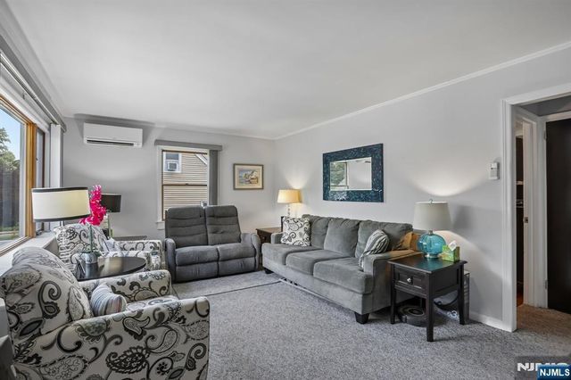 8 Windsor Road, West Milford, NJ 07480