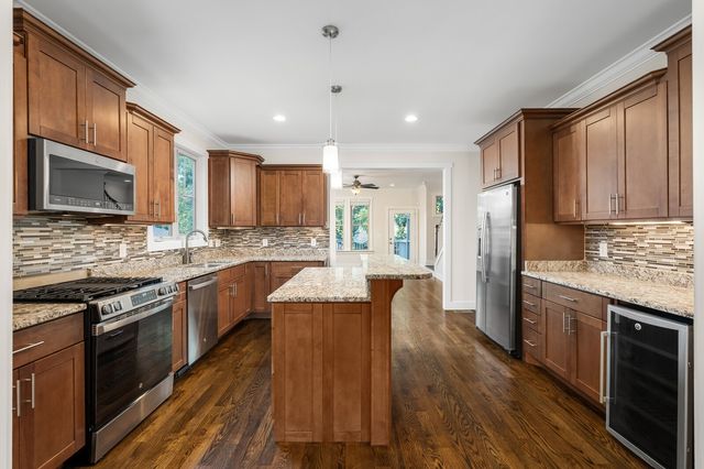 2822 W Kirkwood Ave, Nashville, TN 37204