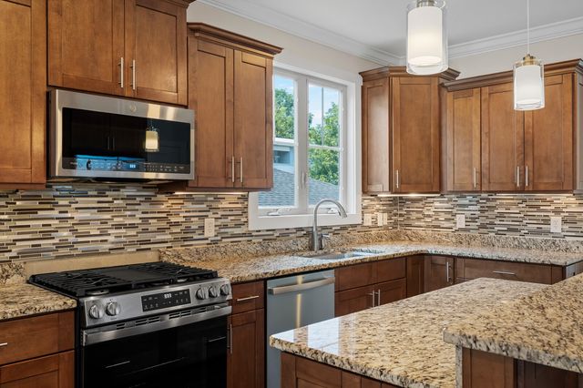 2822 W Kirkwood Ave, Nashville, TN 37204