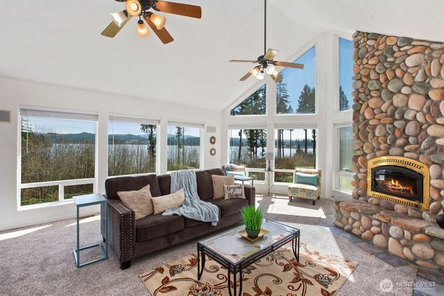 211 Basswood Drive, Silverlake, WA 98645