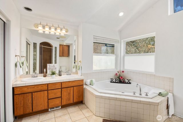 211 Basswood Drive, Silverlake, WA 98645