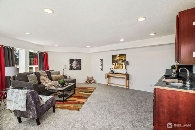 211 Basswood Drive, Silverlake, WA 98645