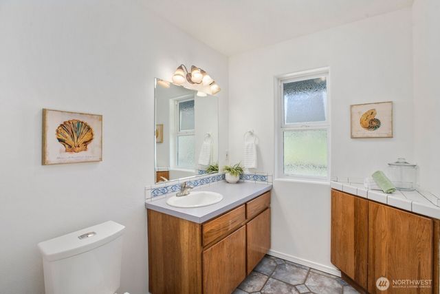 211 Basswood Drive, Silverlake, WA 98645