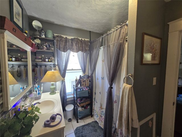 20 KELLOGG Street, Erie, PA 16508