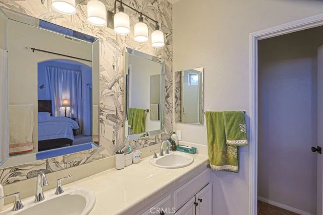 13661 Eastbridge, Westminster, CA 92683