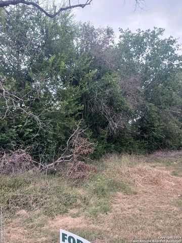 2218 W WILDWOOD DR, San Antonio, TX 78201