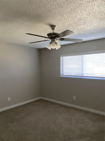 802 Las Palmas Drive, Grand Prairie, TX 75052