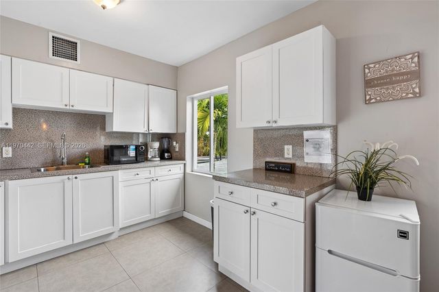 435 NE 69th St, Miami, FL 33138