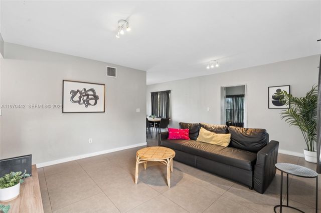 435 NE 69th St, Miami, FL 33138