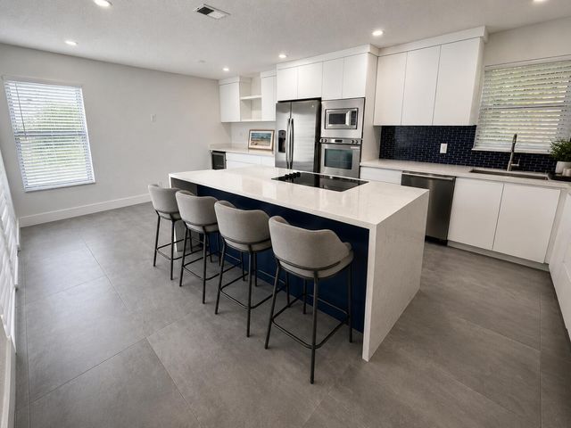 4683 NW 99th Terrace, Sunrise, FL 33351