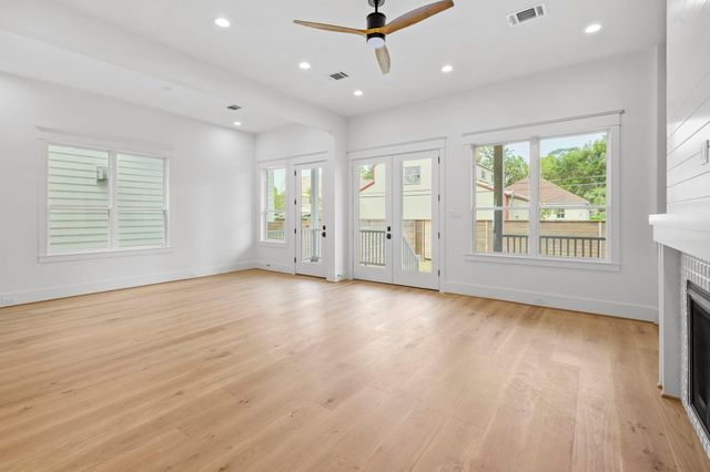 1520 Nicholson Street, Houston, TX 77008