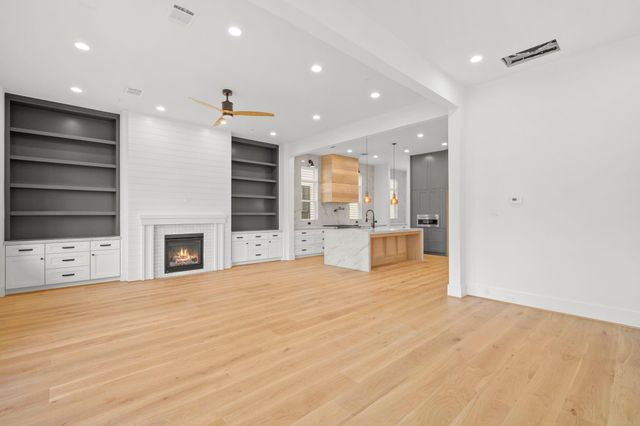 1520 Nicholson Street, Houston, TX 77008
