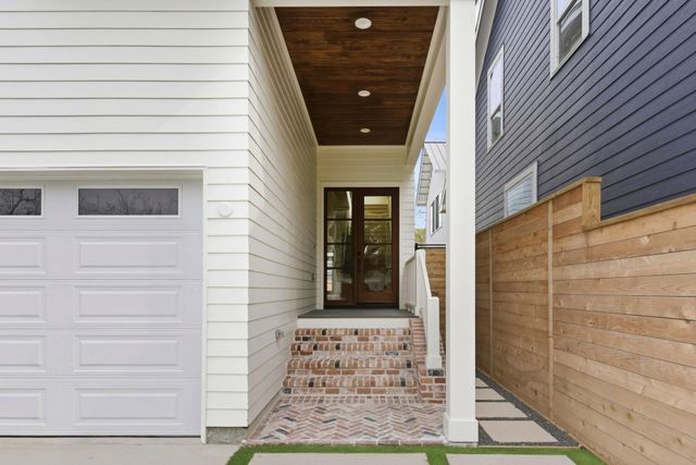 1520 Nicholson Street, Houston, TX 77008