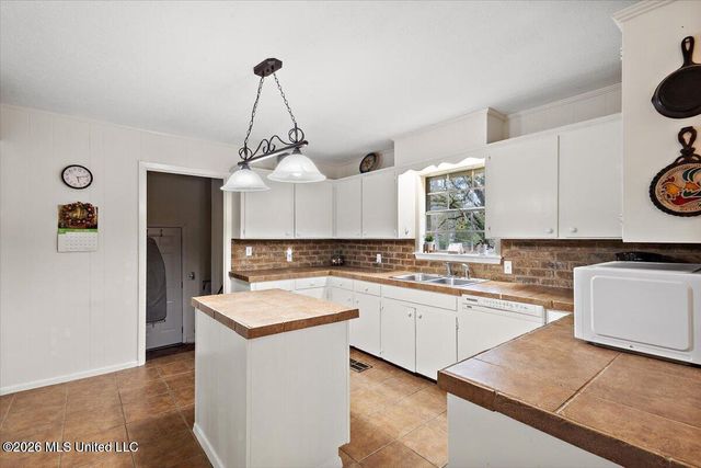 118 Pine Ridge Road, Florence, MS 39073